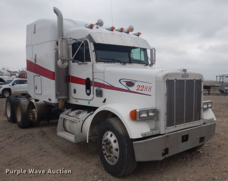 image for item HE9656 2002 Peterbilt 378  semi truck