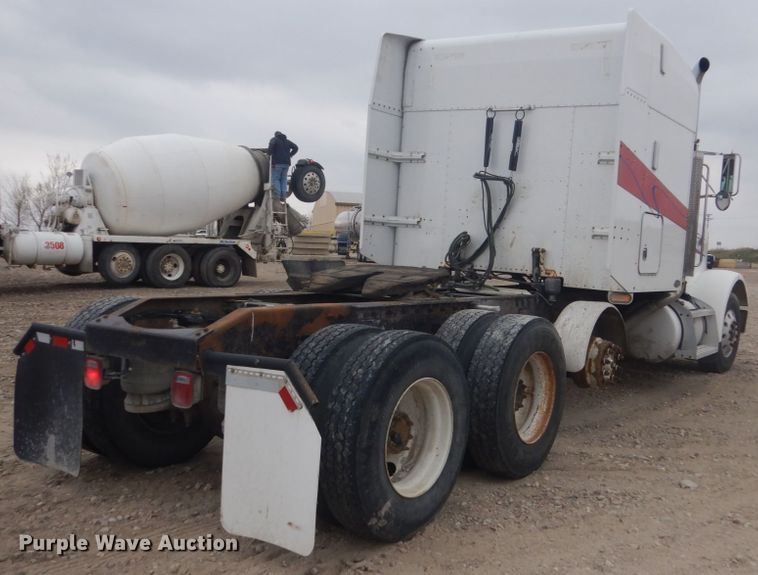 image for item HE9656 2002 Peterbilt 378  semi truck
