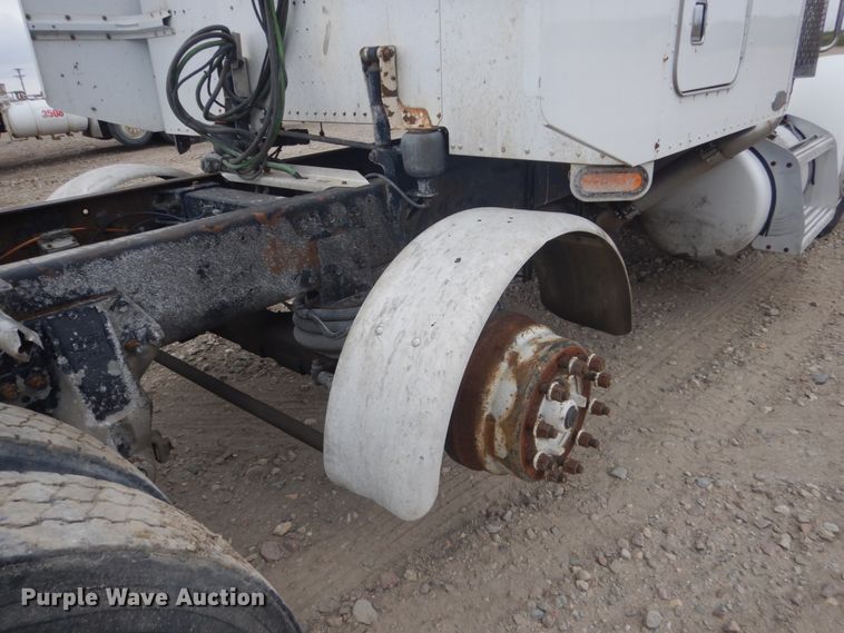 image for item HE9656 2002 Peterbilt 378  semi truck
