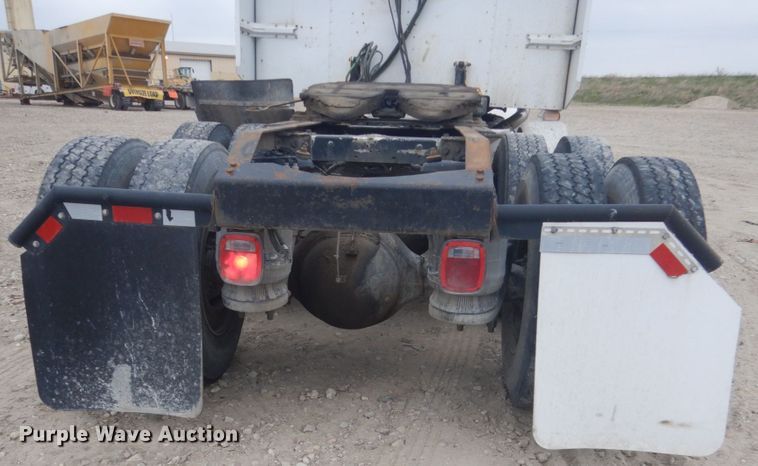 image for item HE9656 2002 Peterbilt 378  semi truck