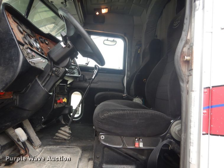 image for item HE9656 2002 Peterbilt 378  semi truck