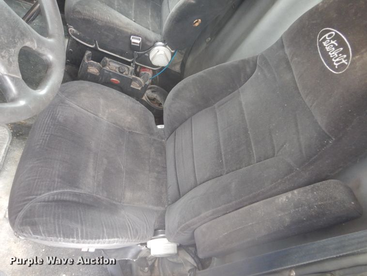 image for item HE9656 2002 Peterbilt 378  semi truck