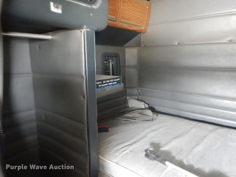 image for item HE9656 2002 Peterbilt 378  semi truck