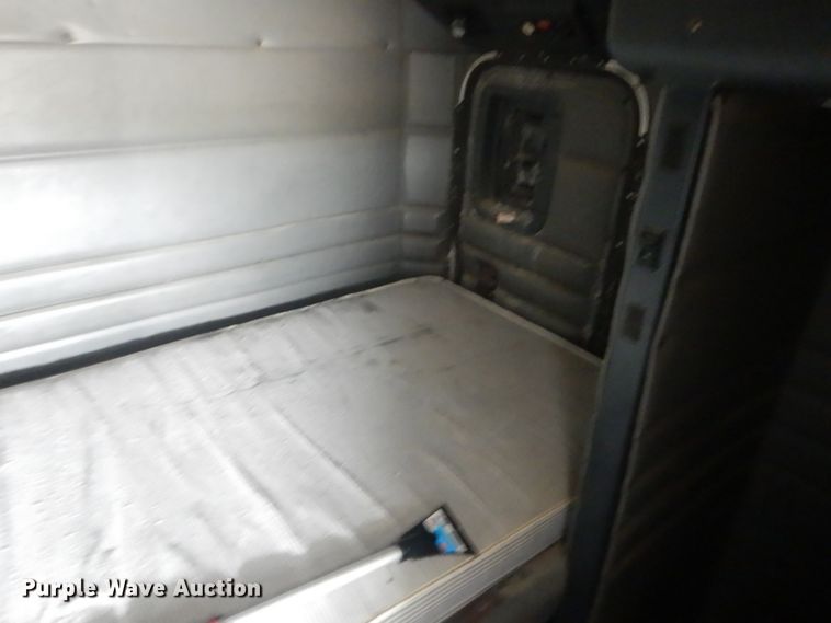 image for item HE9656 2002 Peterbilt 378  semi truck