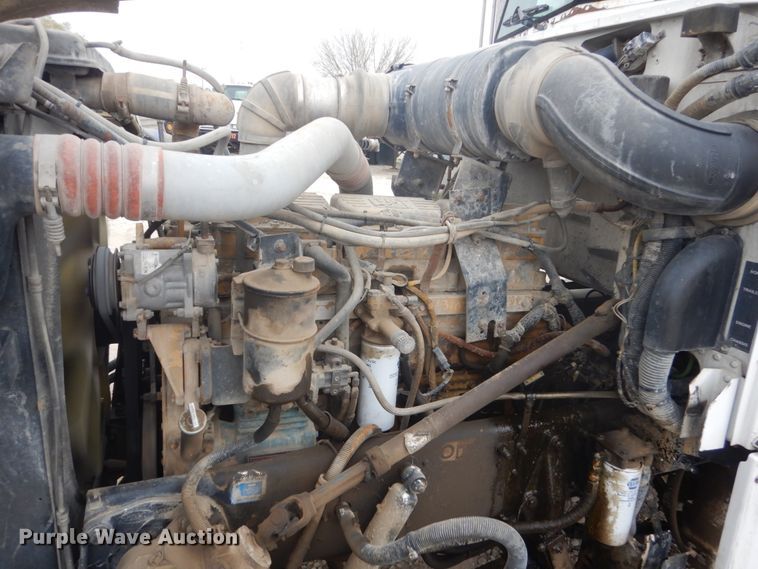 image for item HE9656 2002 Peterbilt 378  semi truck