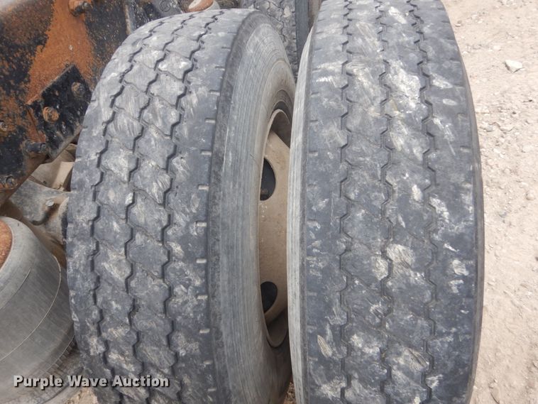 image for item HE9656 2002 Peterbilt 378  semi truck