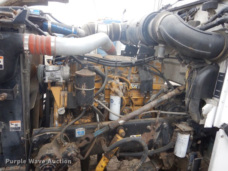 image for item HE9657 2002 Peterbilt 378  semi truck