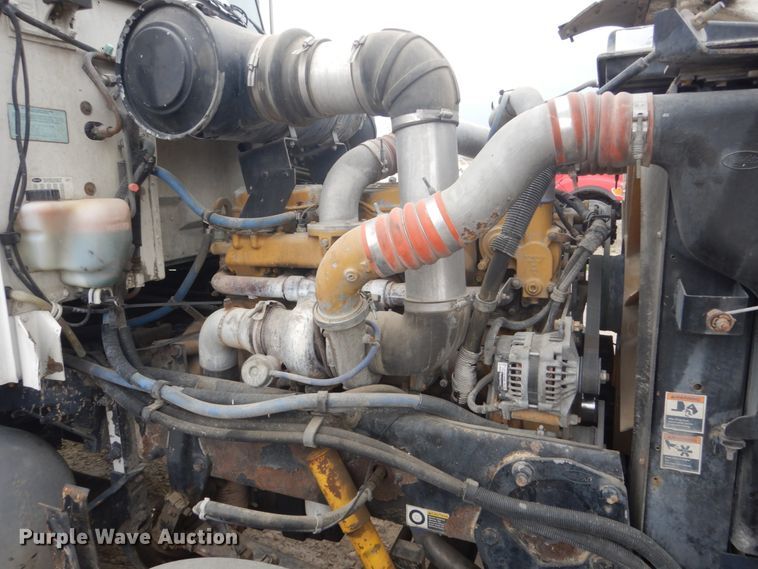 image for item HE9657 2002 Peterbilt 378  semi truck