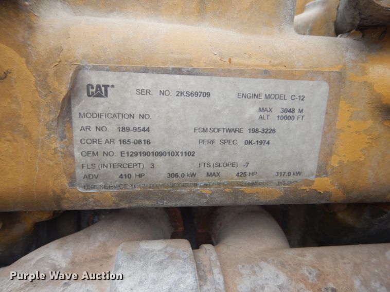 image for item HE9657 2002 Peterbilt 378  semi truck