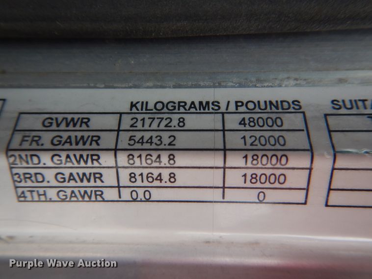 image for item HE9657 2002 Peterbilt 378  semi truck