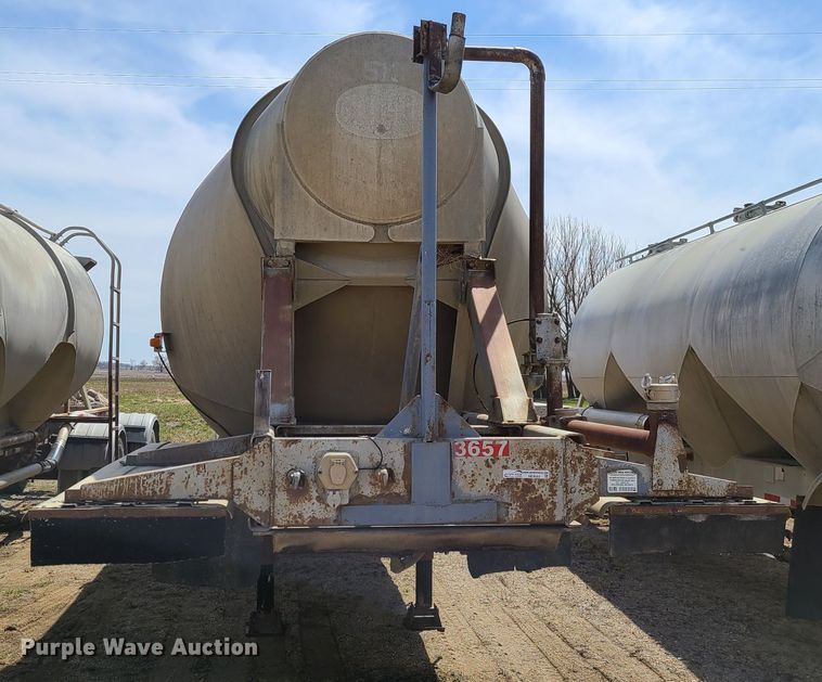 image for item HE9669 1976 Heil  pneumatic dry bulk trailer