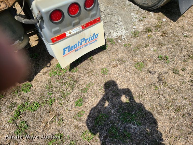 image for item HE9670 1976 Heil  pneumatic dry bulk trailer