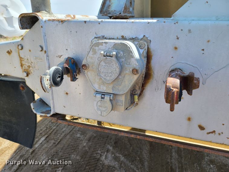 image for item HE9670 1976 Heil  pneumatic dry bulk trailer