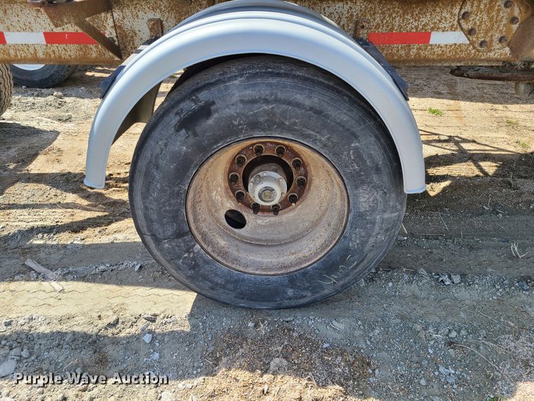 image for item HE9670 1976 Heil  pneumatic dry bulk trailer