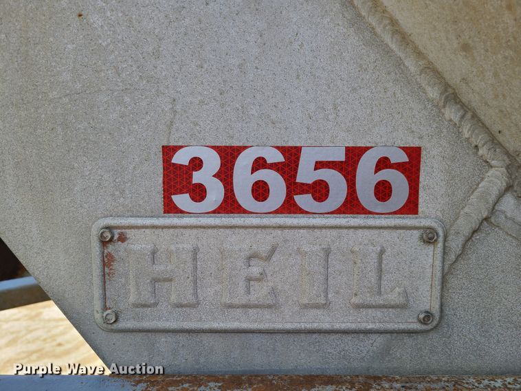 image for item HE9670 1976 Heil  pneumatic dry bulk trailer