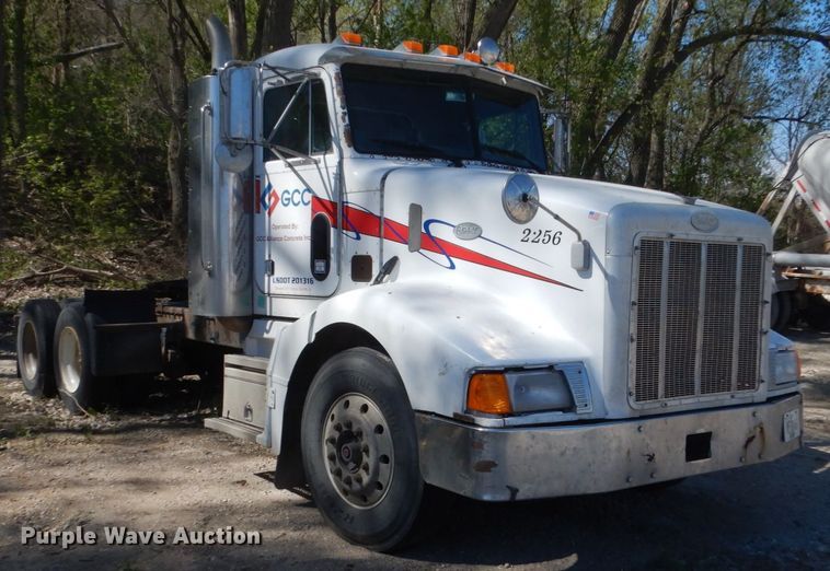 image for item HE9694 1999 Peterbilt 377A/E  semi truck