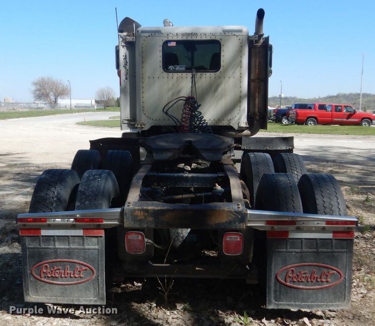 image for item HE9694 1999 Peterbilt 377A/E  semi truck