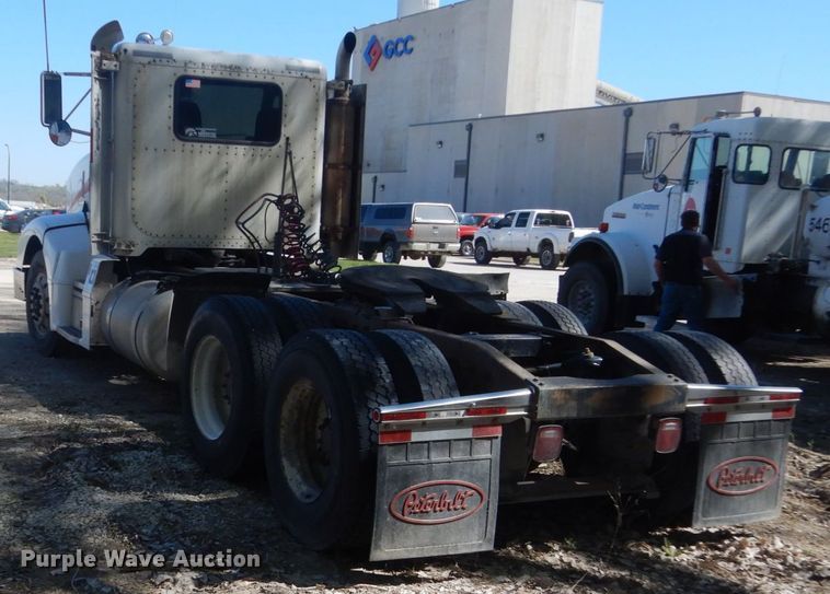 image for item HE9694 1999 Peterbilt 377A/E  semi truck