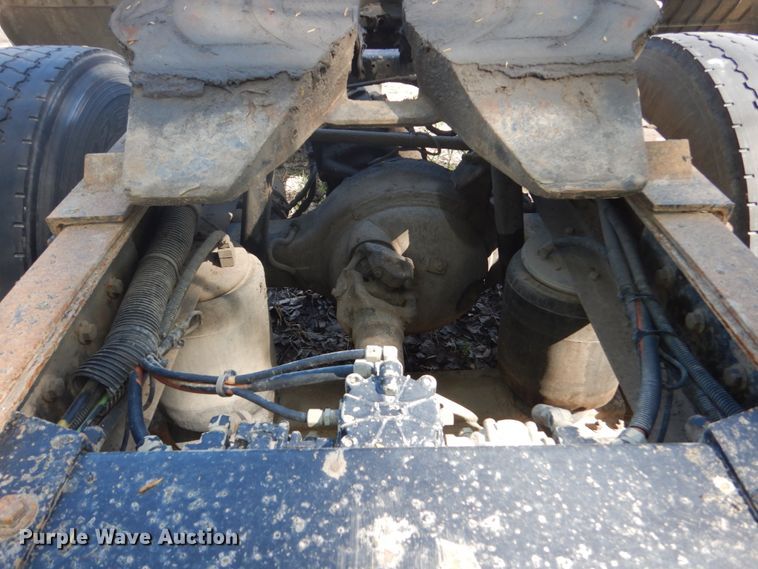 image for item HE9694 1999 Peterbilt 377A/E  semi truck