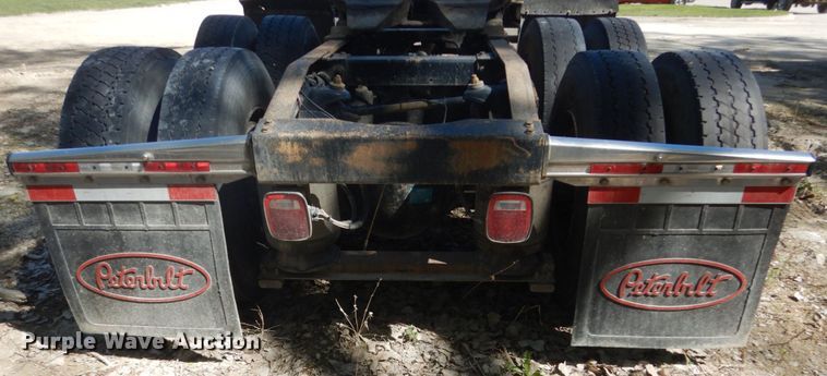 image for item HE9694 1999 Peterbilt 377A/E  semi truck