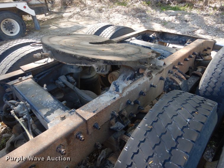 image for item HE9694 1999 Peterbilt 377A/E  semi truck