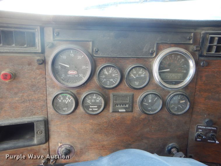 image for item HE9694 1999 Peterbilt 377A/E  semi truck