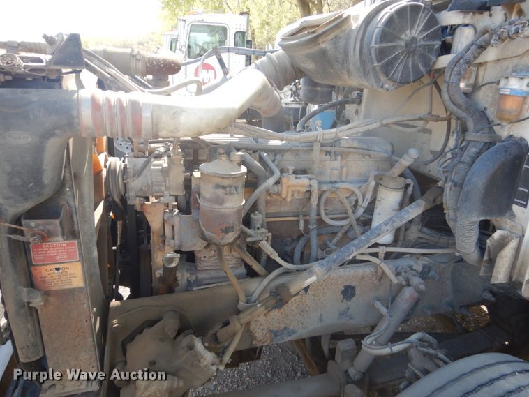 image for item HE9694 1999 Peterbilt 377A/E  semi truck