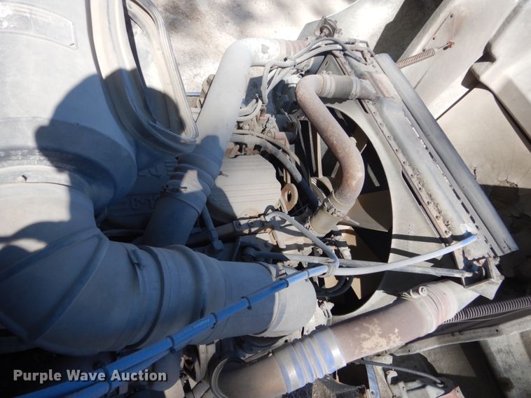 image for item HE9694 1999 Peterbilt 377A/E  semi truck