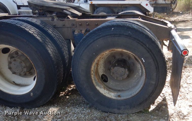 image for item HE9694 1999 Peterbilt 377A/E  semi truck