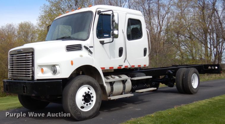 image for item HR9248 2006 Freightliner Business Class M2  Crew Cab truck cab and chassis