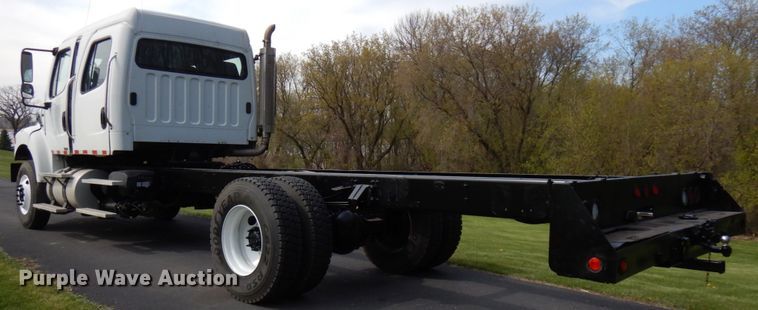 image for item HR9248 2006 Freightliner Business Class M2  Crew Cab truck cab and chassis