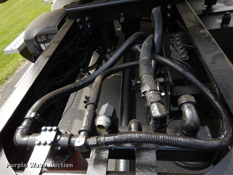 image for item HR9248 2006 Freightliner Business Class M2  Crew Cab truck cab and chassis