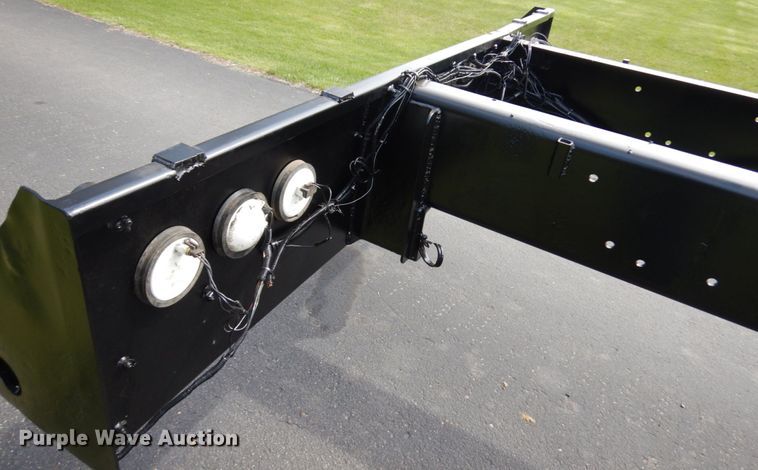 image for item HR9248 2006 Freightliner Business Class M2  Crew Cab truck cab and chassis