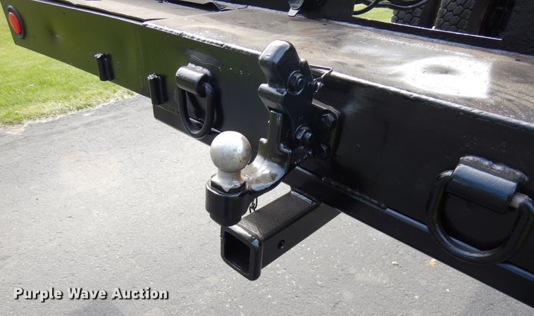 image for item HR9248 2006 Freightliner Business Class M2  Crew Cab truck cab and chassis