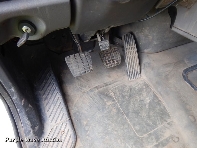 image for item HR9248 2006 Freightliner Business Class M2  Crew Cab truck cab and chassis