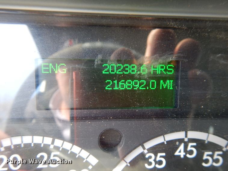 image for item HR9248 2006 Freightliner Business Class M2  Crew Cab truck cab and chassis