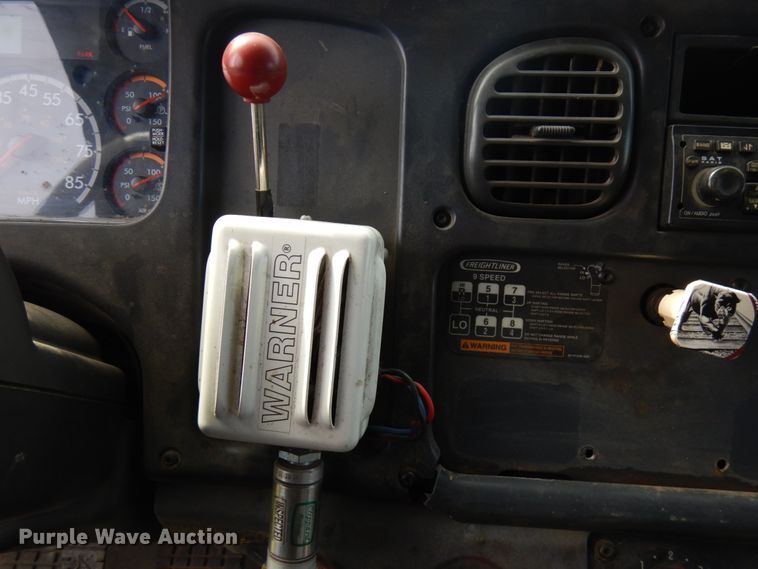 image for item HR9248 2006 Freightliner Business Class M2  Crew Cab truck cab and chassis