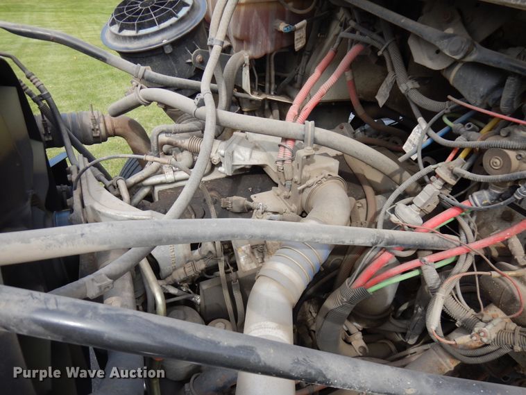 image for item HR9248 2006 Freightliner Business Class M2  Crew Cab truck cab and chassis