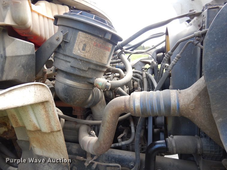 image for item HR9248 2006 Freightliner Business Class M2  Crew Cab truck cab and chassis