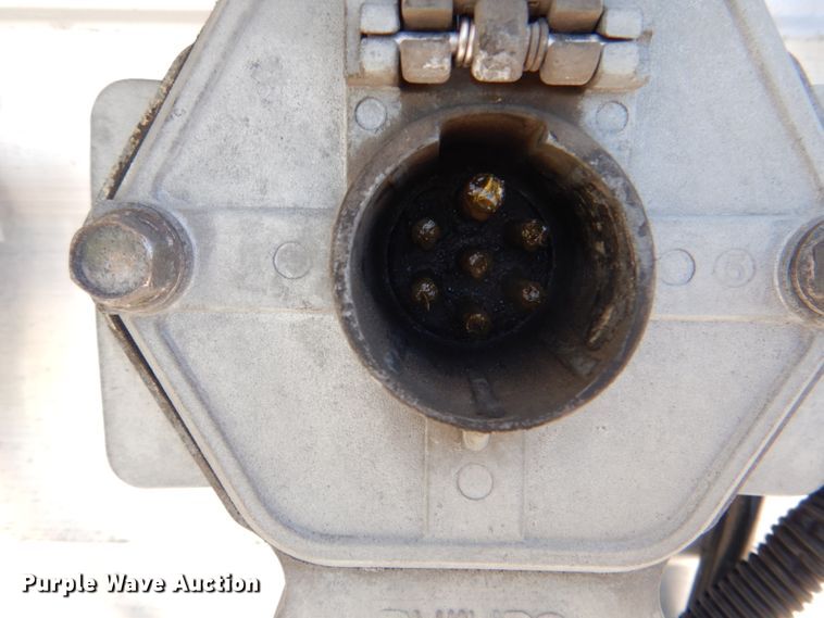 image for item HX9238 2010 Utility Trailer VS2RA  refrigerated dry van trailer