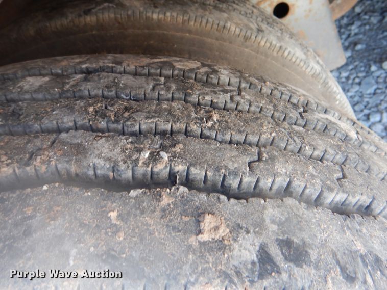 image for item HX9241 2004 Interstate Trailers 70SDGN  lowboy equipment trailer