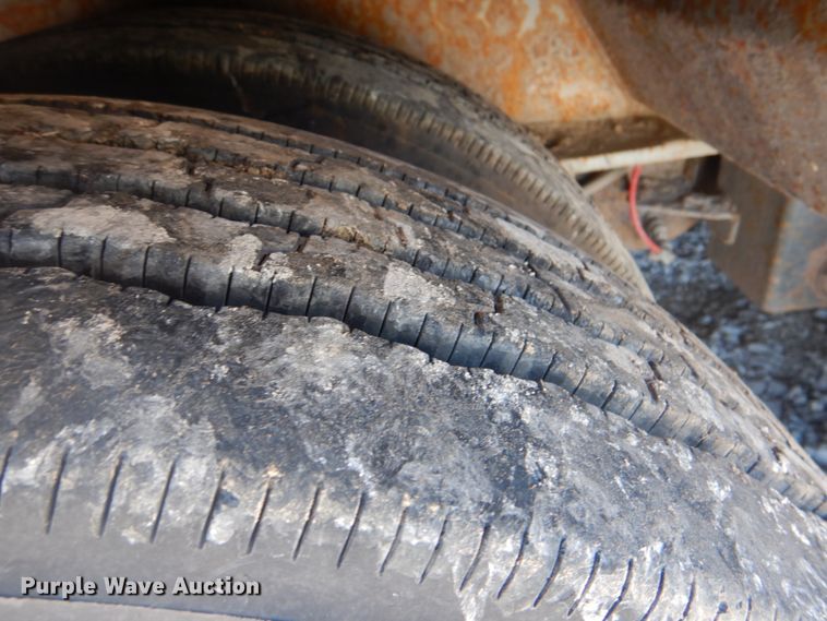 image for item HX9241 2004 Interstate Trailers 70SDGN  lowboy equipment trailer