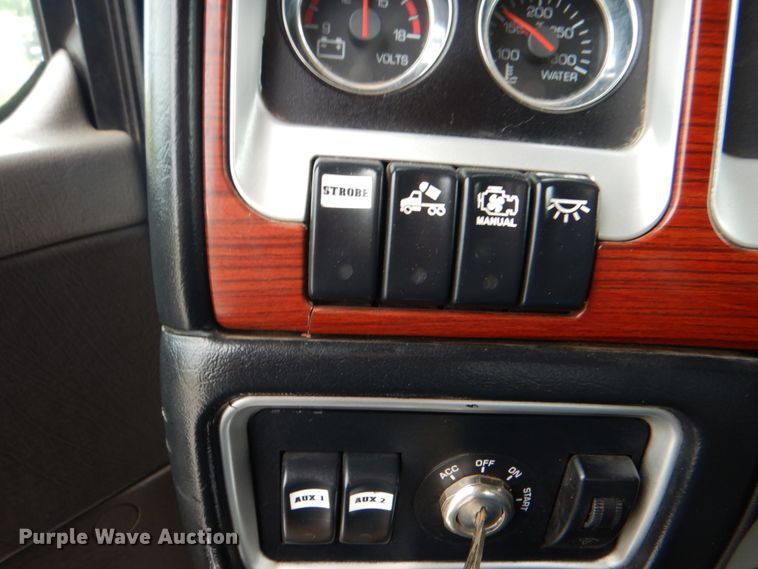 image for item HX9245 2006 Kenworth W900  semi truck