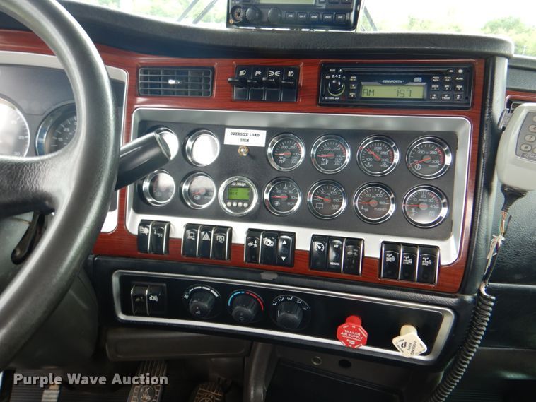 image for item HX9245 2006 Kenworth W900  semi truck