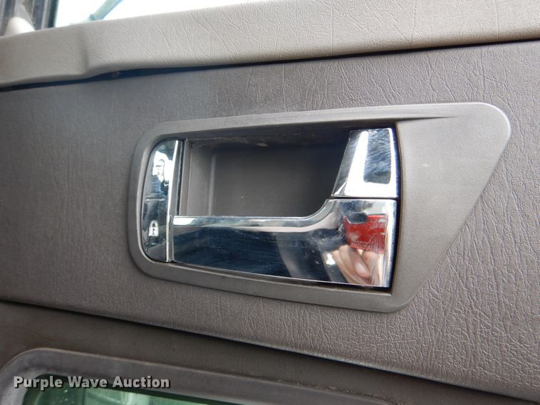 image for item HX9245 2006 Kenworth W900  semi truck