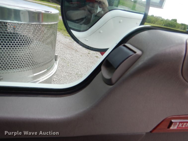 image for item HX9245 2006 Kenworth W900  semi truck