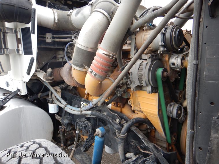 image for item HX9245 2006 Kenworth W900  semi truck