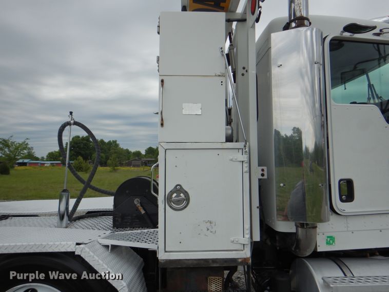 image for item HX9245 2006 Kenworth W900  semi truck