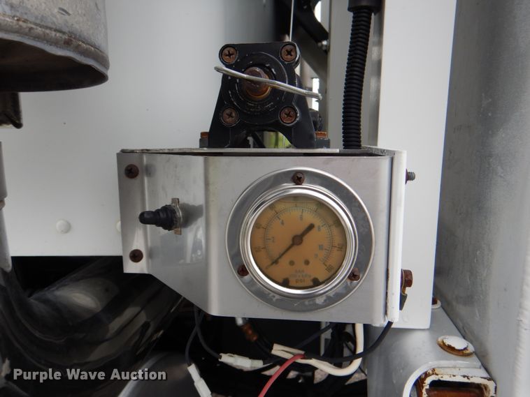 image for item HX9245 2006 Kenworth W900  semi truck