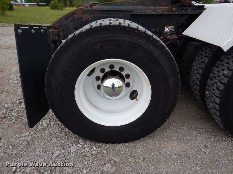 image for item HX9245 2006 Kenworth W900  semi truck